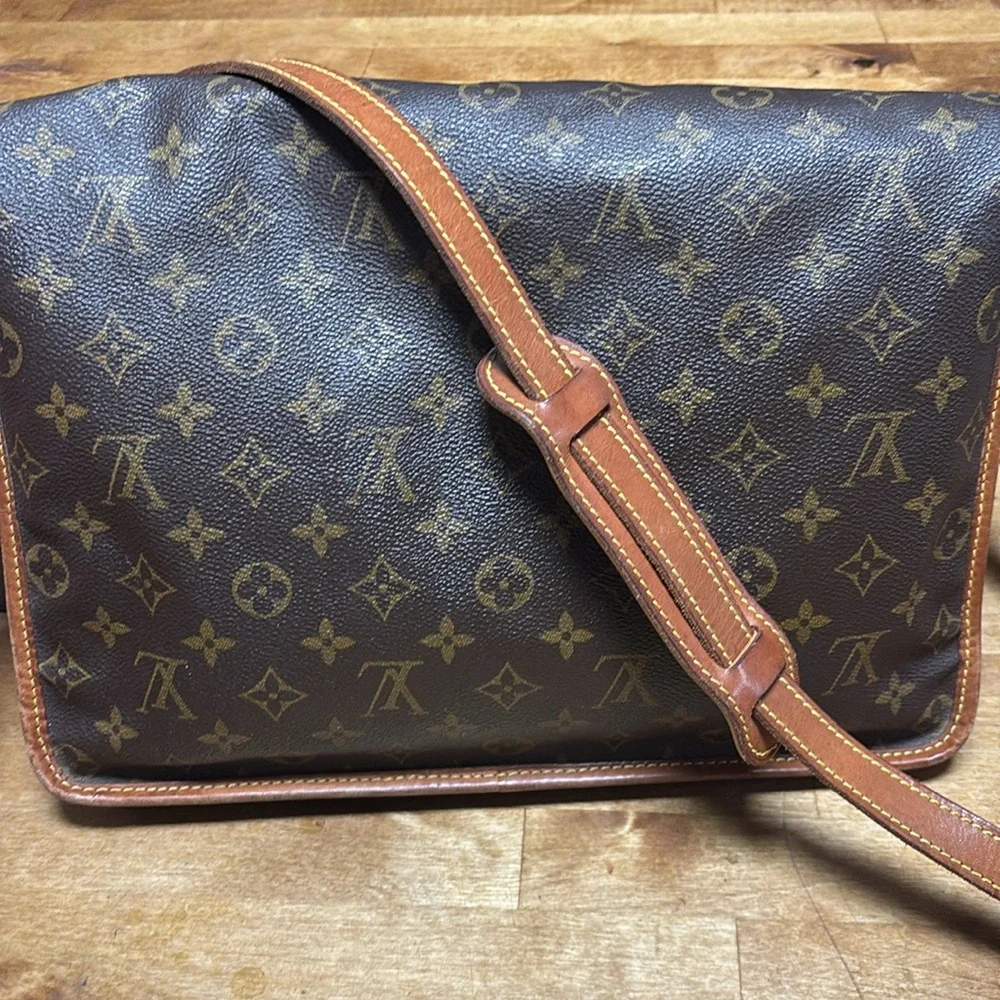 Louis Vuitton Monogram Canvas Messenger Bag in Brown and Tan